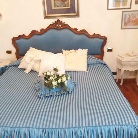 Raffinato Attico Vicino Al Mare Con Solarium Lido Di 카마이오레 외부 사진