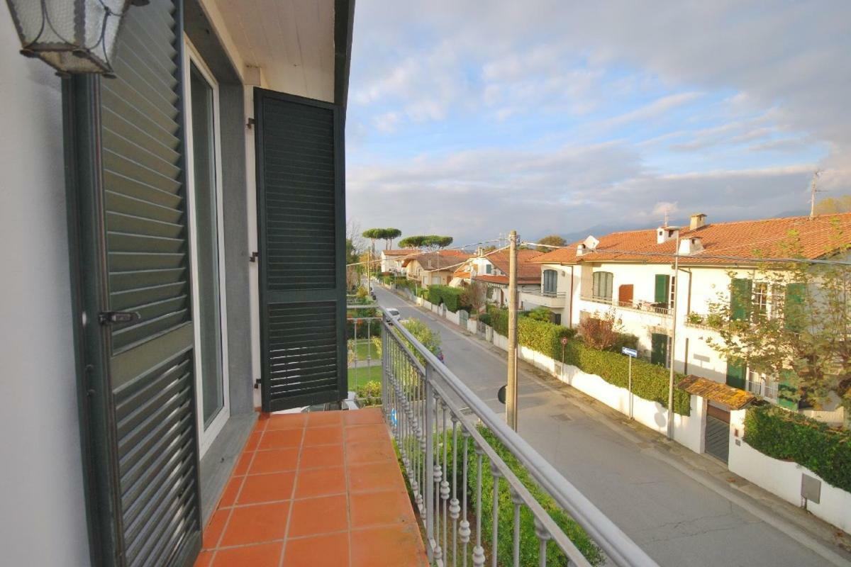 Raffinato Attico Vicino Al Mare Con Solarium Lido Di 카마이오레 외부 사진