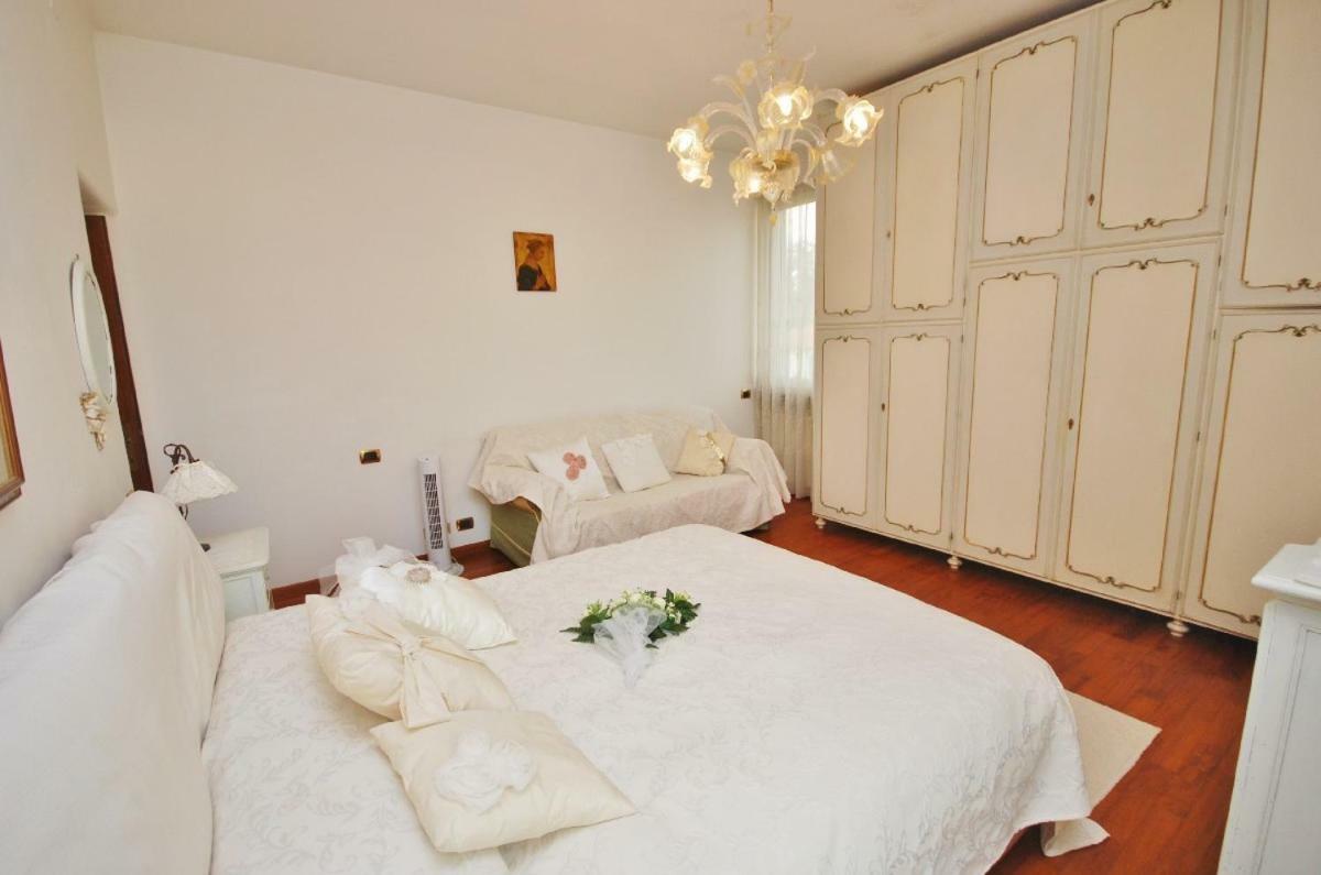 Raffinato Attico Vicino Al Mare Con Solarium Lido Di 카마이오레 외부 사진