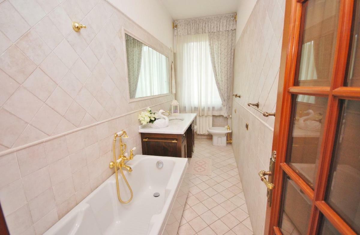 Raffinato Attico Vicino Al Mare Con Solarium Lido Di 카마이오레 외부 사진