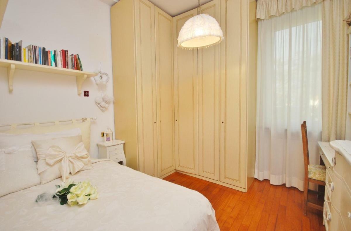 Raffinato Attico Vicino Al Mare Con Solarium Lido Di 카마이오레 외부 사진