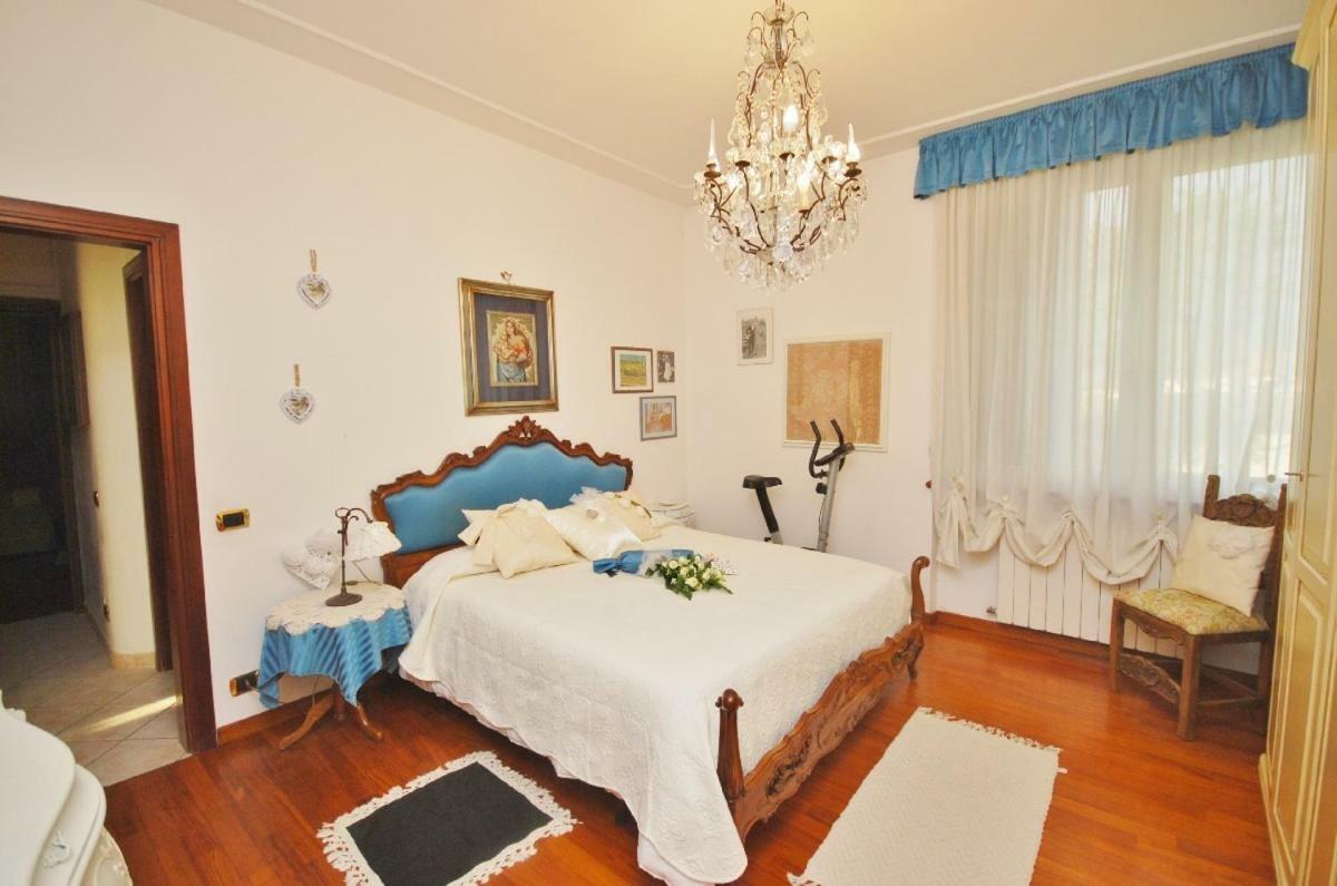 Raffinato Attico Vicino Al Mare Con Solarium Lido Di 카마이오레 외부 사진