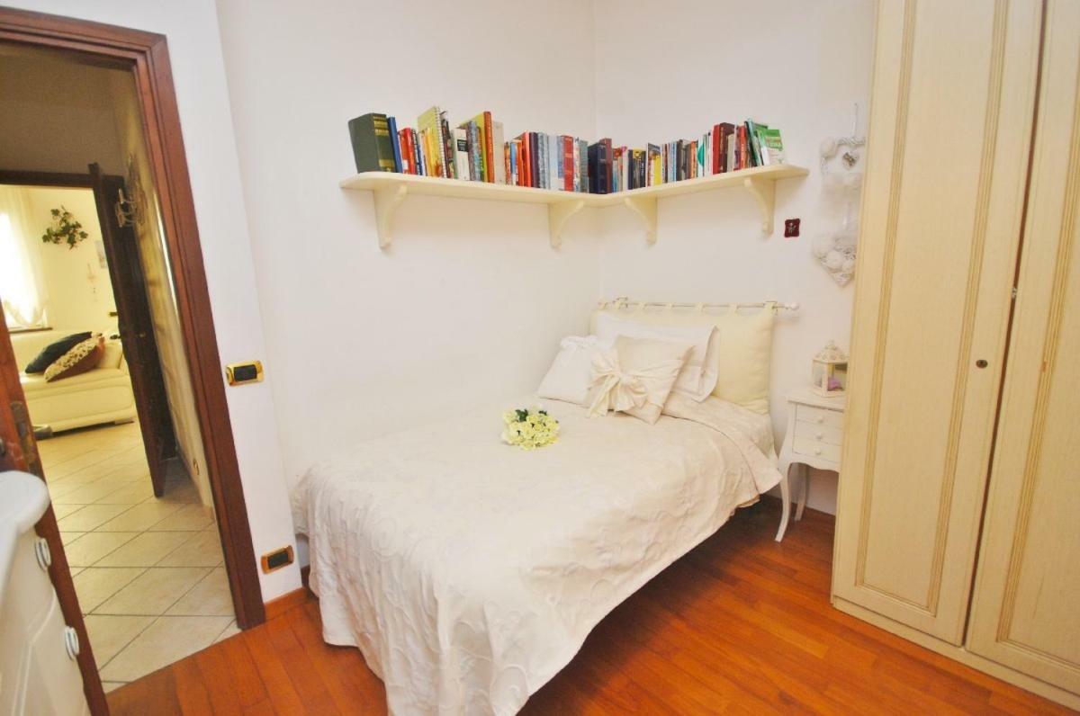 Raffinato Attico Vicino Al Mare Con Solarium Lido Di 카마이오레 외부 사진