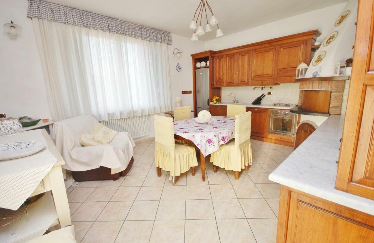 Raffinato Attico Vicino Al Mare Con Solarium Lido Di 카마이오레 외부 사진