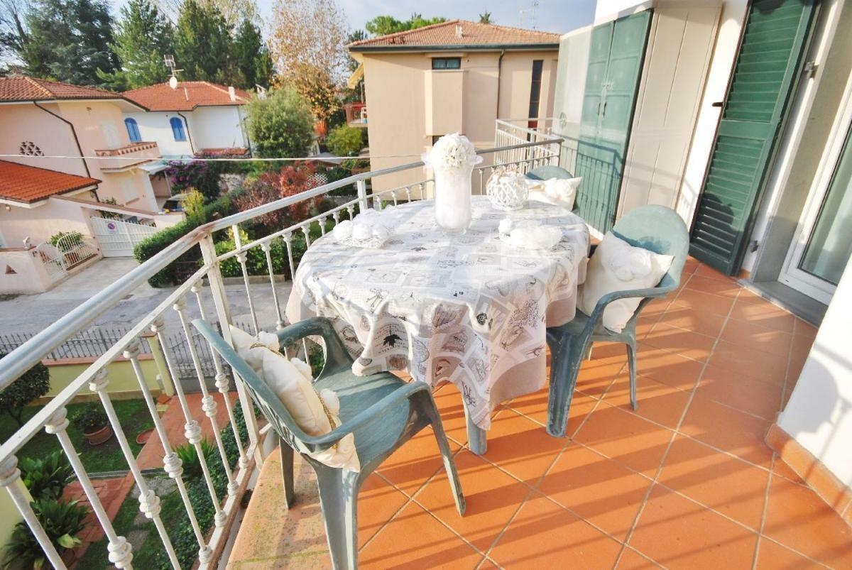 Raffinato Attico Vicino Al Mare Con Solarium Lido Di 카마이오레 외부 사진