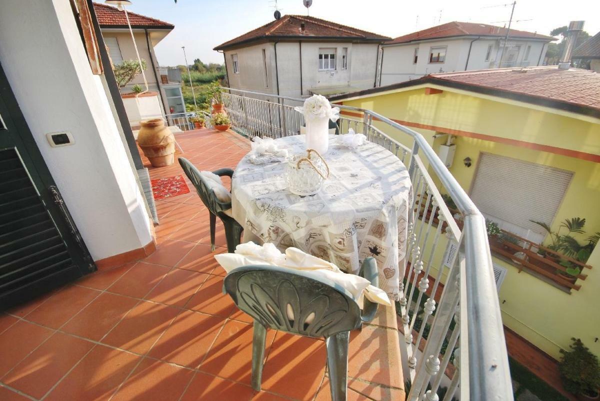 Raffinato Attico Vicino Al Mare Con Solarium Lido Di 카마이오레 외부 사진